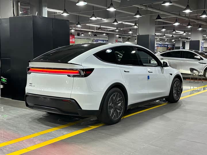 2025 Tesla Model Y