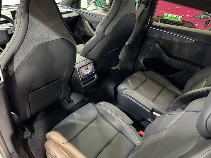 Tesla Model Y 2025 2025款 长续航全轮驱动版