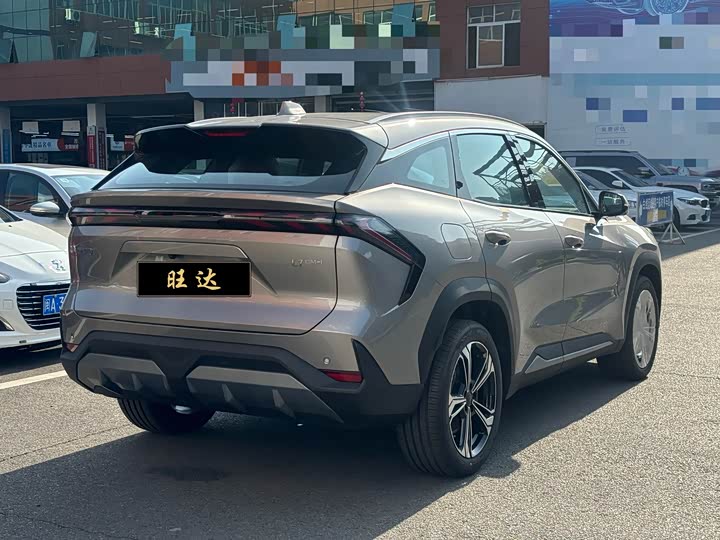 Geely Galaxy L7 2025 2025款 EM-i 115km 探索+版