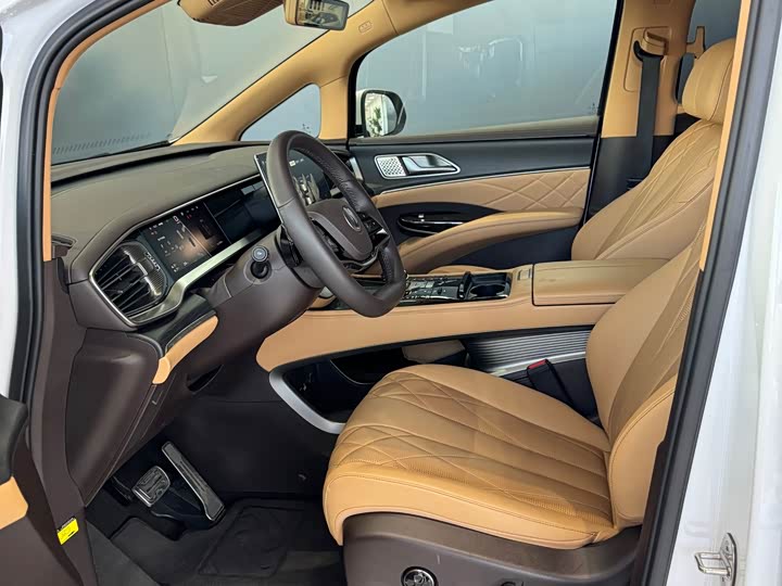 Denza D9 2025 2025款 DM-i 智驾版 1020 四驱旗舰型