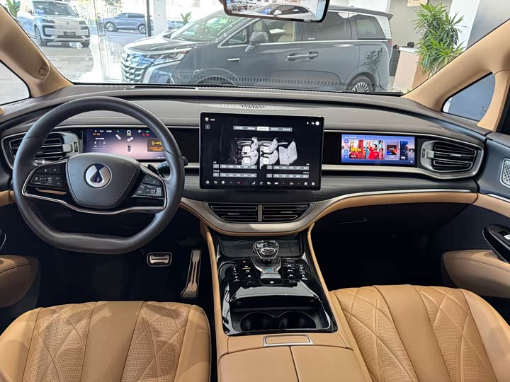 Denza D9 2025 2025款 DM-i 智驾版 1020 四驱旗舰型