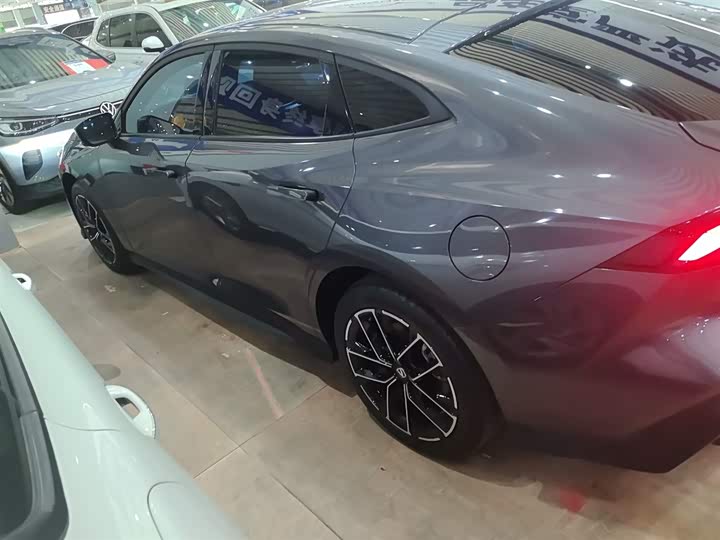 Changan UNI-V Hybrid 2024 2024款 蓝鲸智电iDD 136km 智酷型