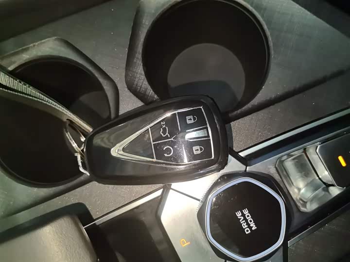 Changan UNI-V Hybrid 2024 2024款 蓝鲸智电iDD 136km 智酷型