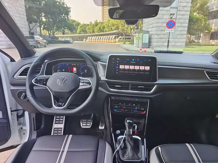 Volkswagen T-Roc 2025 2025款 300TSI DSG两驱辰光版