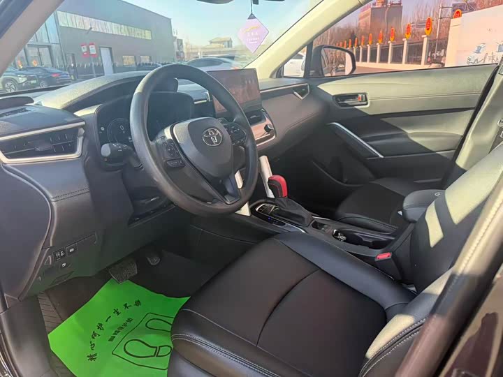 Toyota Corolla Cross 2024 2024款 2.0L 智能电混双擎 精英版