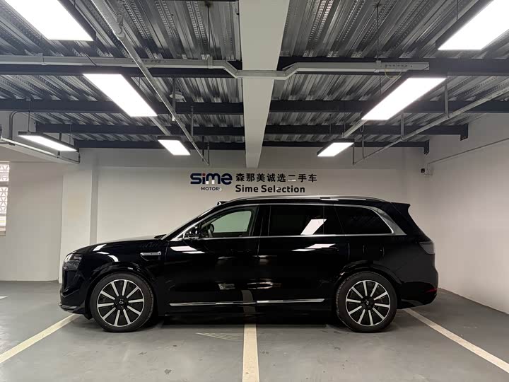 Aito M9 2025 2025款 增程 Ultra版 52kWh 6座版