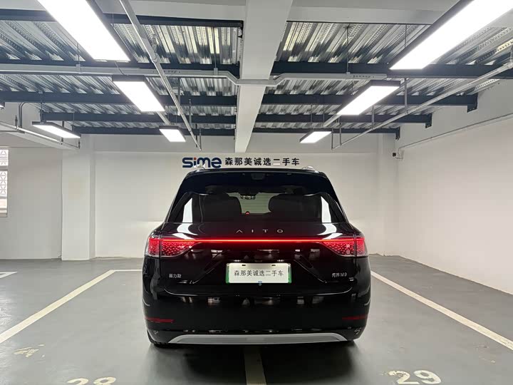 Aito M9 2025 2025款 增程 Ultra版 52kWh 6座版