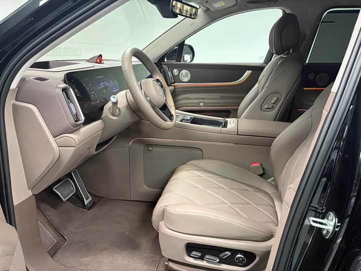 Aito M9 2025 2025款 增程 Ultra版 52kWh 6座版