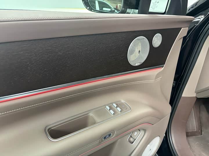 Aito M9 2025 2025款 增程 Ultra版 52kWh 6座版