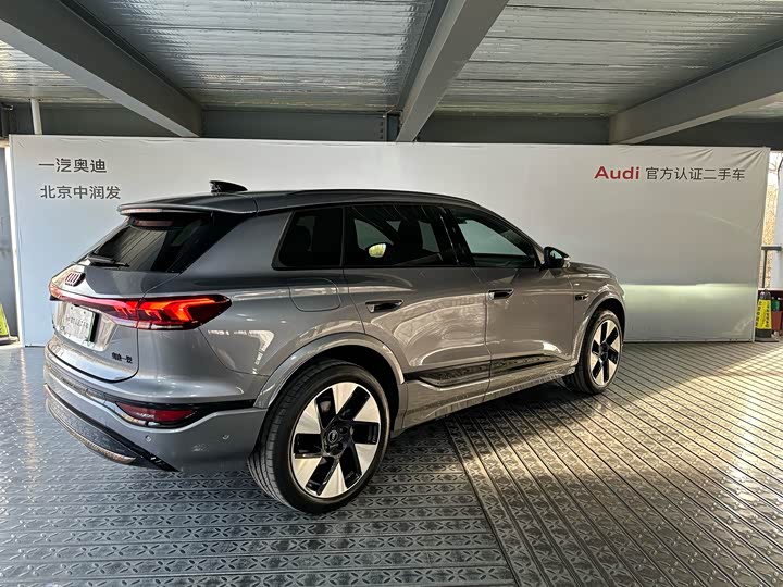 Audi Q6L e-tron 2026 2026款 首发领航版