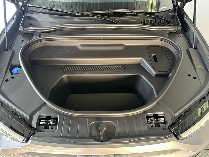 Audi Q6L e-tron 2026 2026款 首发领航版