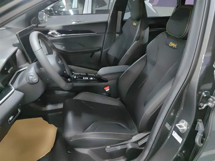 Geely Coolray 2025 2025款 缤越L 1.5TD DCT 星钻