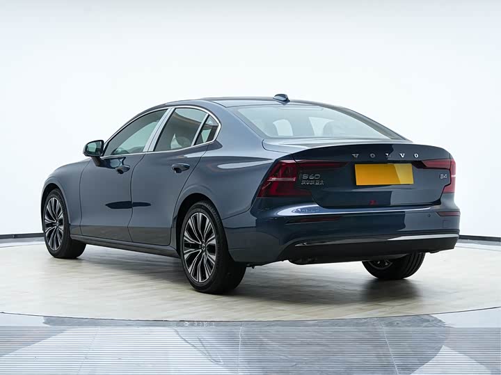 Volvo S60 2026 2026款 B4 智远豪华版