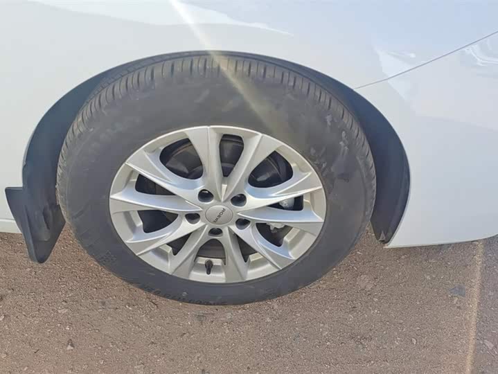 Roewe i5 2023 2023款 1.5L 手动舒享版