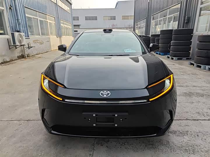 2025 Toyota bZ5