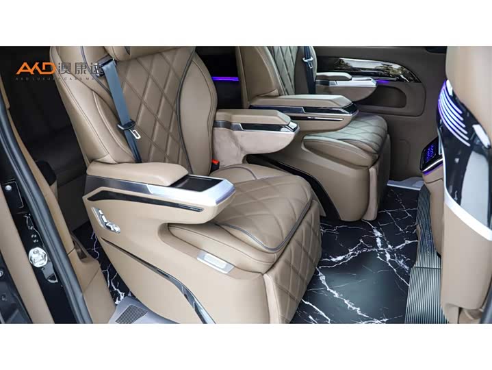 Mercedes-Benz Vito 2024 2024款 2.0T 商务版 7座