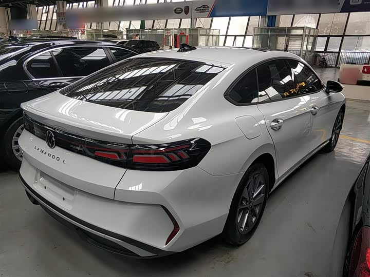 Volkswagen Lamando L 2026 2026款 凌渡L 300TSI 凌动版