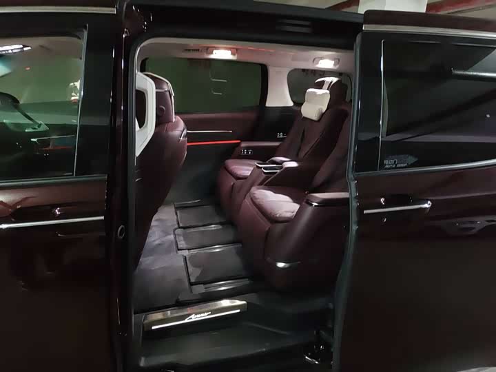 Buick GL8 Century 2025 2025款 2.0T 七座蕴世版