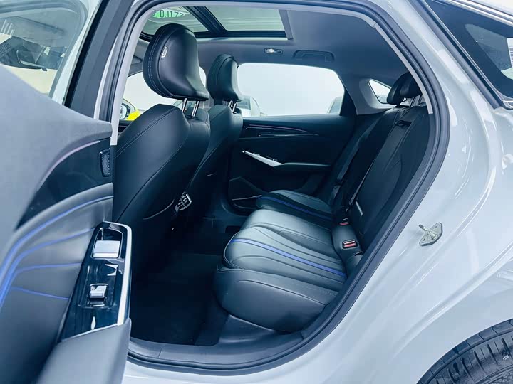 Geely Preface L 2024 2024款 油混 1.5TD 星河版