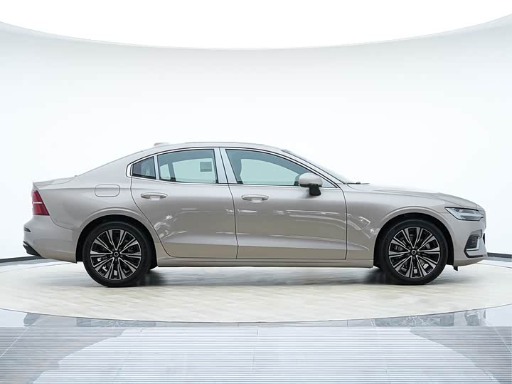 Volvo S60 2026 2026款 B4 智远豪华版