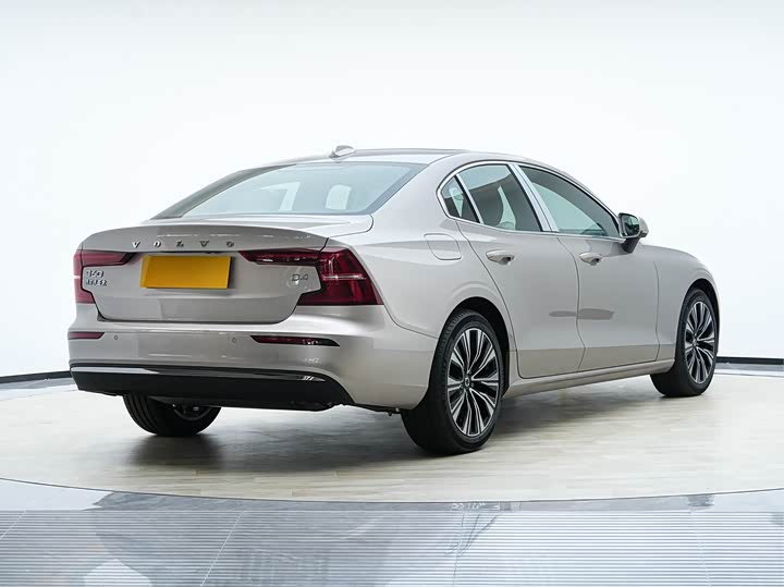 Volvo S60 2026 2026款 B4 智远豪华版