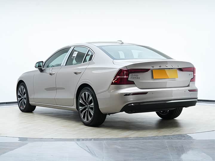 Volvo S60 2026 2026款 B4 智远豪华版