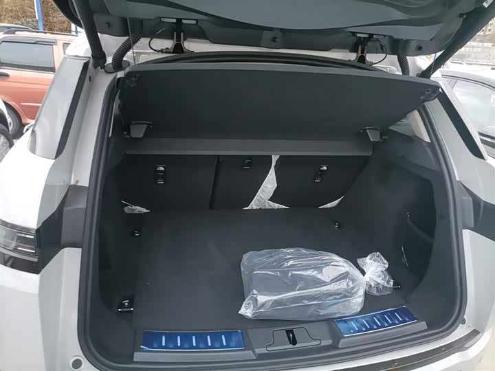 Land Rover Range Rover Evoque L 2026 2026款 揽胜极光 L SE