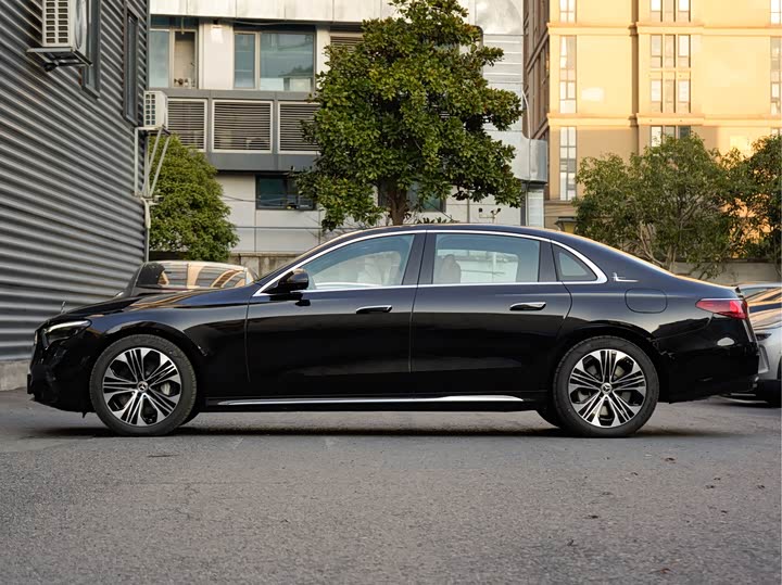 Mercedes-Benz E-Class Hybrid 2024 2024款 E 350 e L 插电式混合动力轿车