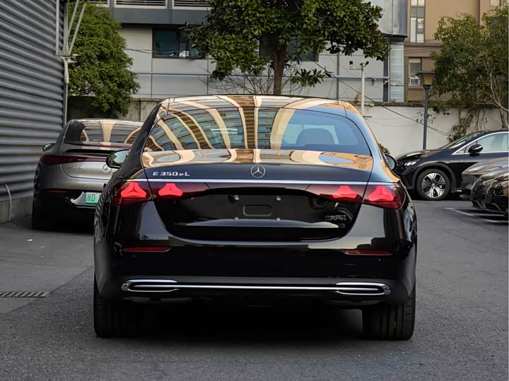 Mercedes-Benz E-Class Hybrid 2024 2024款 E 350 e L 插电式混合动力轿车