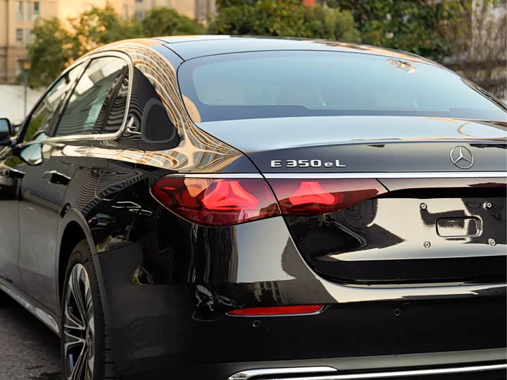 Mercedes-Benz E-Class Hybrid 2024 2024款 E 350 e L 插电式混合动力轿车