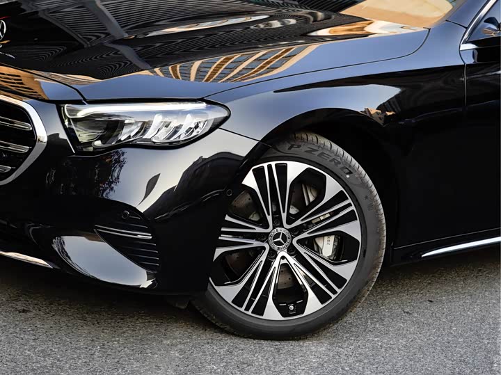 Mercedes-Benz E-Class Hybrid 2024 2024款 E 350 e L 插电式混合动力轿车