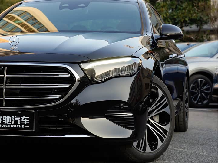 Mercedes-Benz E-Class Hybrid 2024 2024款 E 350 e L 插电式混合动力轿车