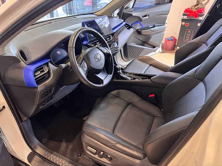 Toyota C-HR 2023 2023款 2.0L 豪华版