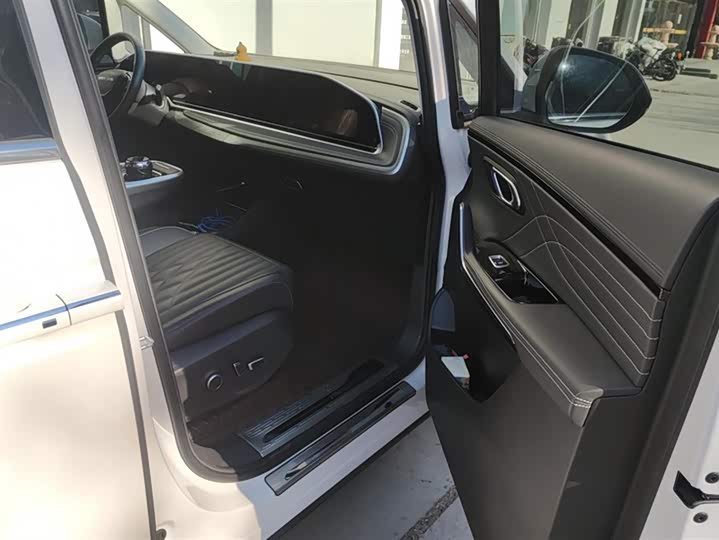 Maxus G90 2022 2022款 2.0T 星河七座版