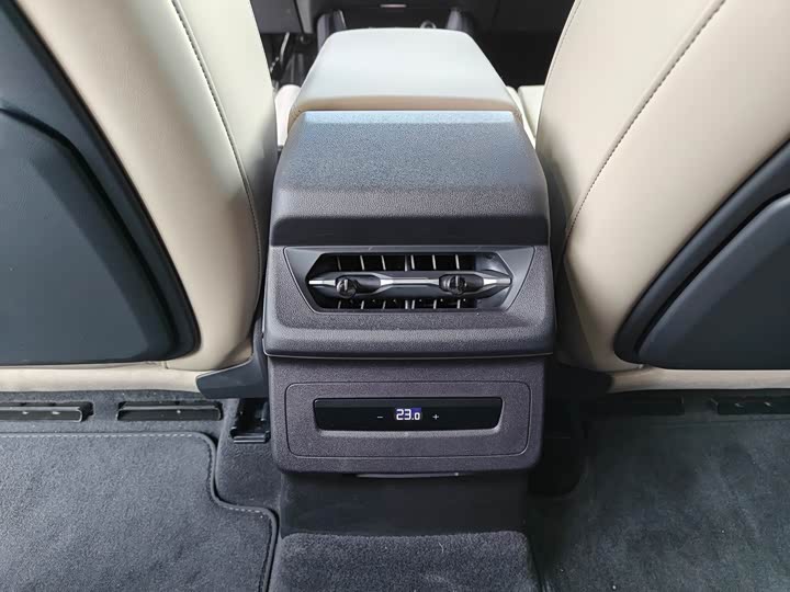 Audi Q6L e-tron 2026 2026款 首发领航版