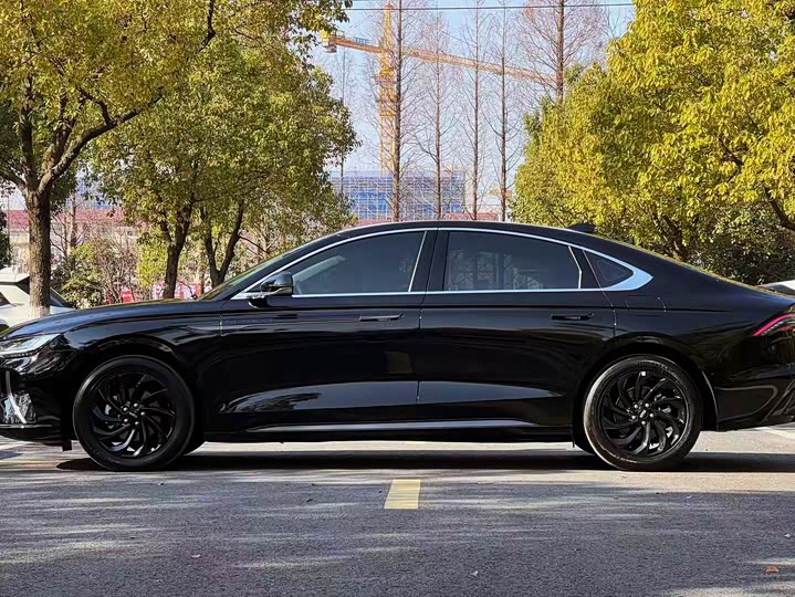 Lincoln Z (Zephyr) 2025 2025款 2.0T 尊尚混动版