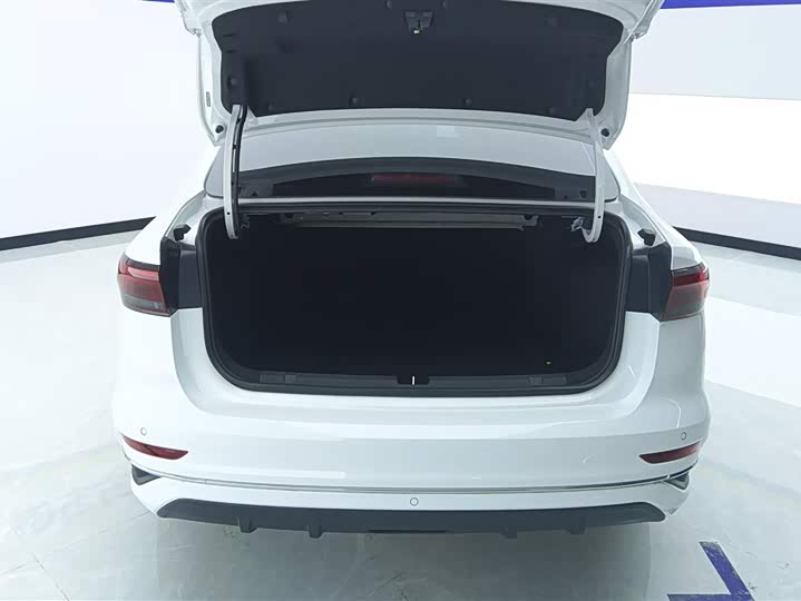 Geely Emgrand 2025 2025款 第4代 1.5L CVT龙腾版