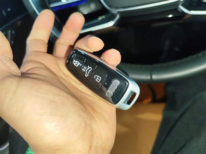 Audi A8 2025 2025款 A8L 45 TFSI quattro 豪华型