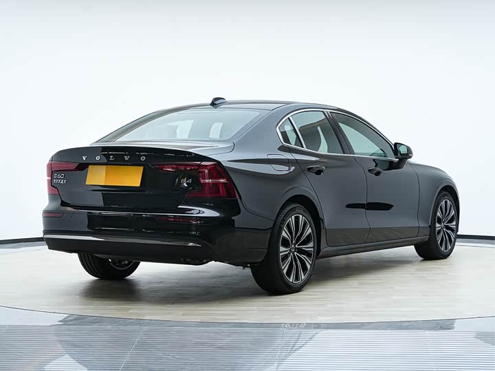Volvo S60 2026 2026款 B4 智远豪华版