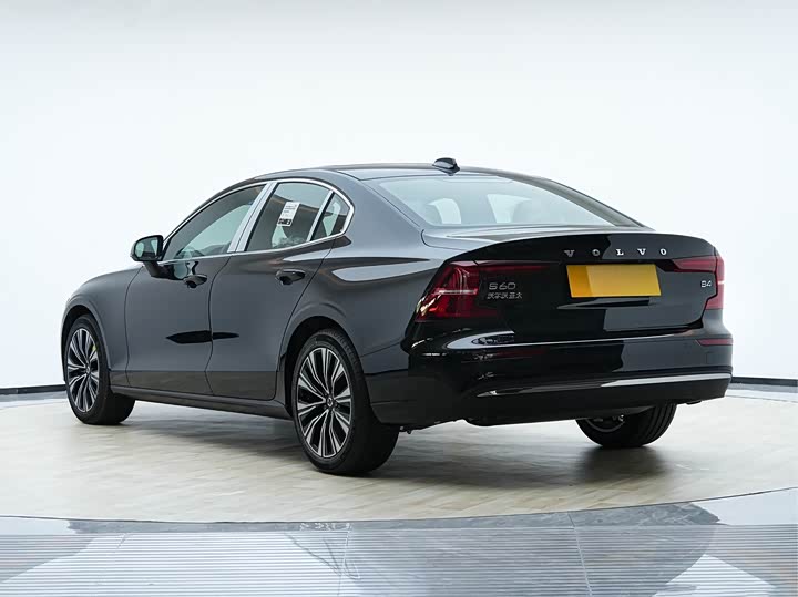 Volvo S60 2026 2026款 B4 智远豪华版