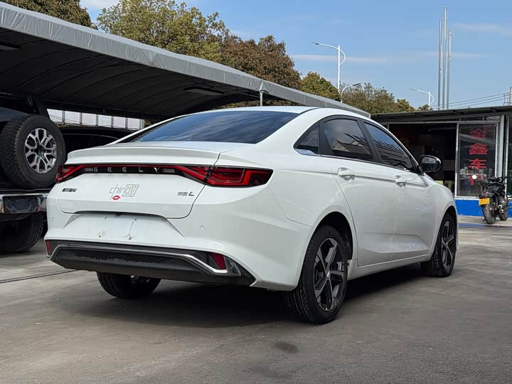 Geely Emgrand L 2022 2022款 1.4T CVT旗舰型