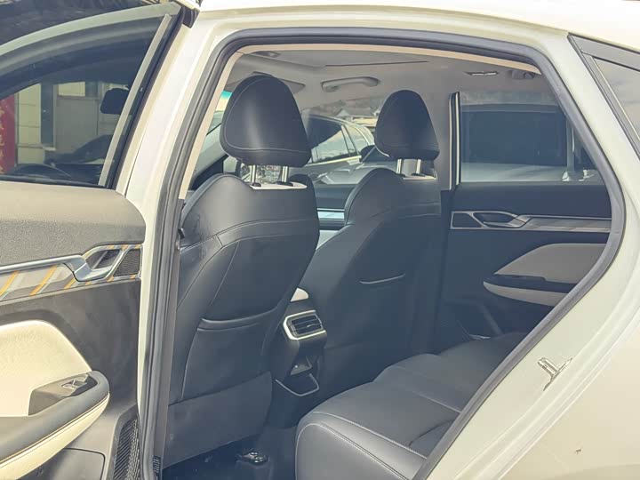 Geely Emgrand L 2022 2022款 1.4T CVT旗舰型