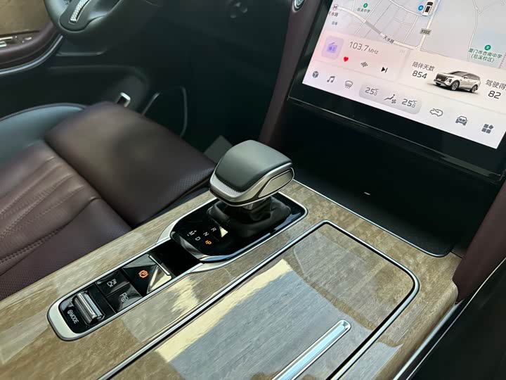 Hongqi HS7 2023 2023款 2.0T 自动四驱旗领版 六座