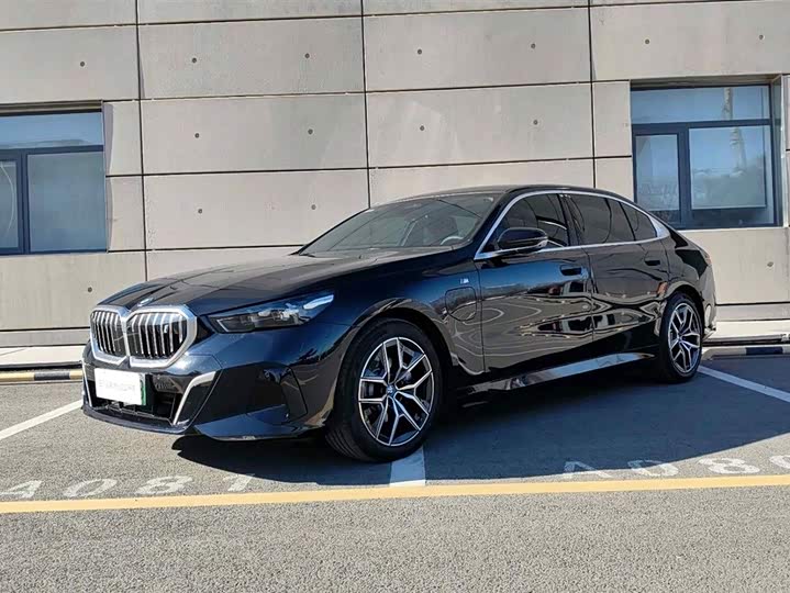 BMW i5 2024 2024款 eDrive 35L 尊享型 M运动套装
