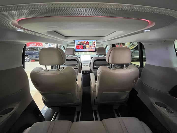 XPeng X9 2025 2025款 纯电 740超长续航 Max