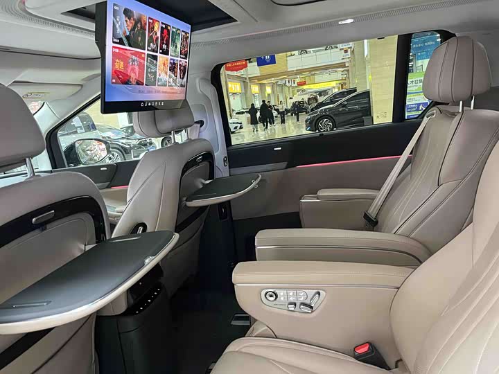 XPeng X9 2025 2025款 纯电 740超长续航 Max