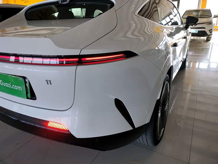 Avatr 11 2023 2023款 鸿蒙 90度 后驱版