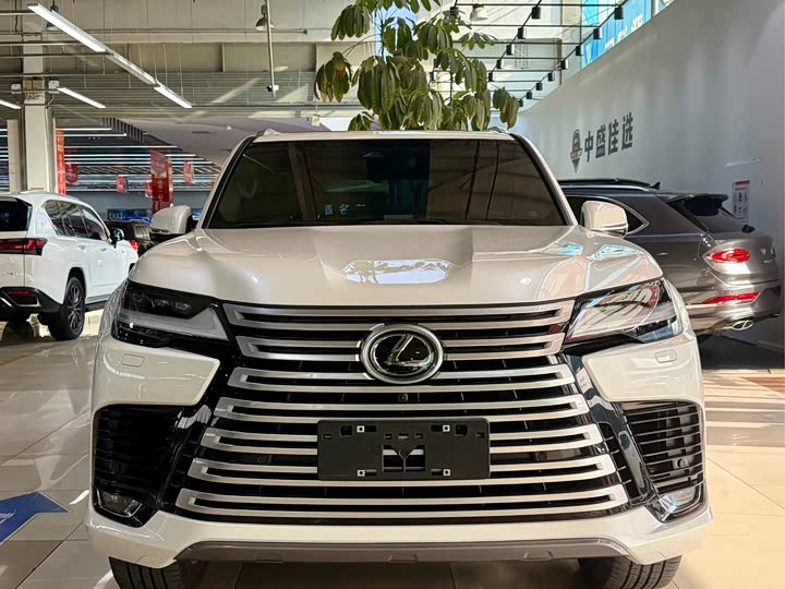 2025 Lexus LX