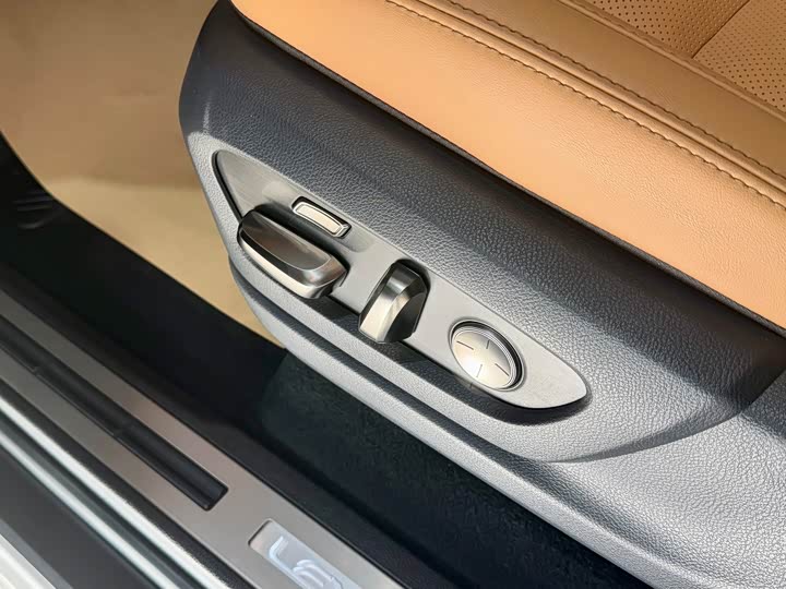 Lexus LX 2025 2025款 700h 领界版