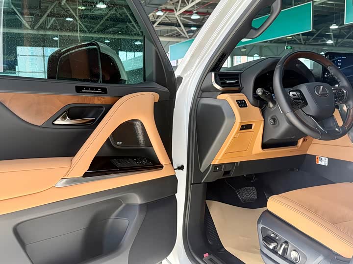 Lexus LX 2025 2025款 700h 领界版